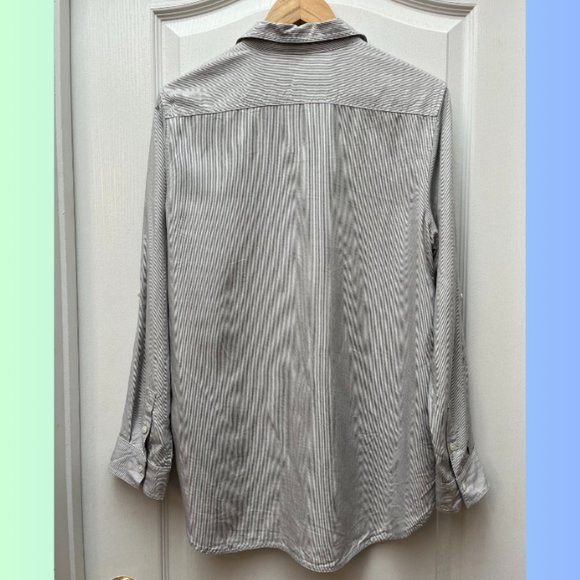 Aritzia The Group by Babaton Utility Button-up Size Medium - Picture 2 of 4